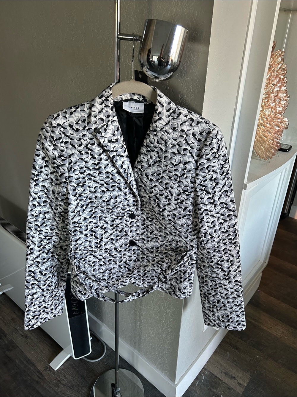 Akris Punto Black & White Patterned Cropped Blazer